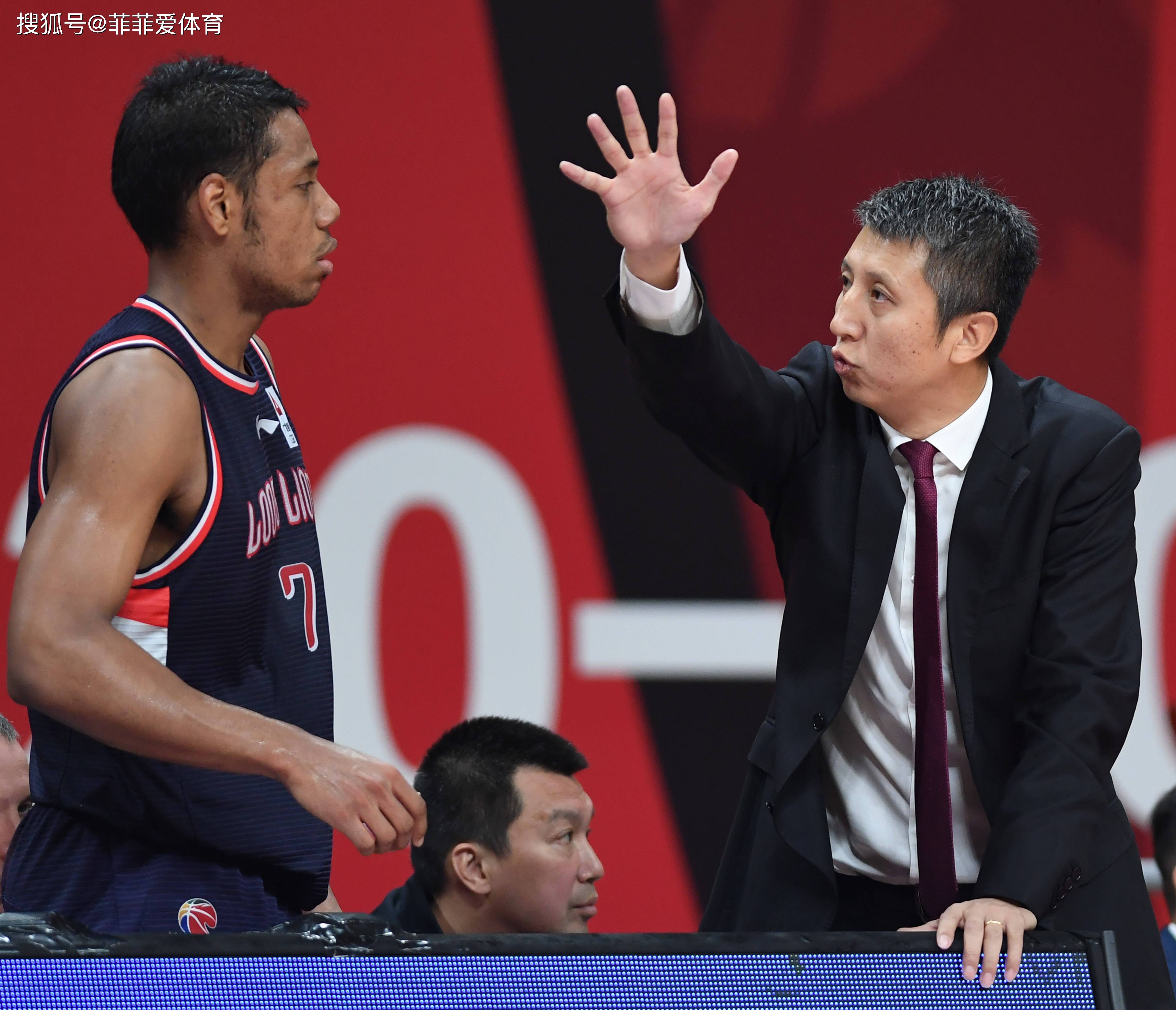 赛后深圳男篮单刀错失:欧联节点到来;震撼外界;临场指挥获称赞(广东男篮最新消息今天重磅消息广东揭幕战) 赛后深圳男篮单刀错失:欧联节点到来;震撼外界;临场指挥获称赞(广东男篮最新消息今天重磅消息广东揭幕战)