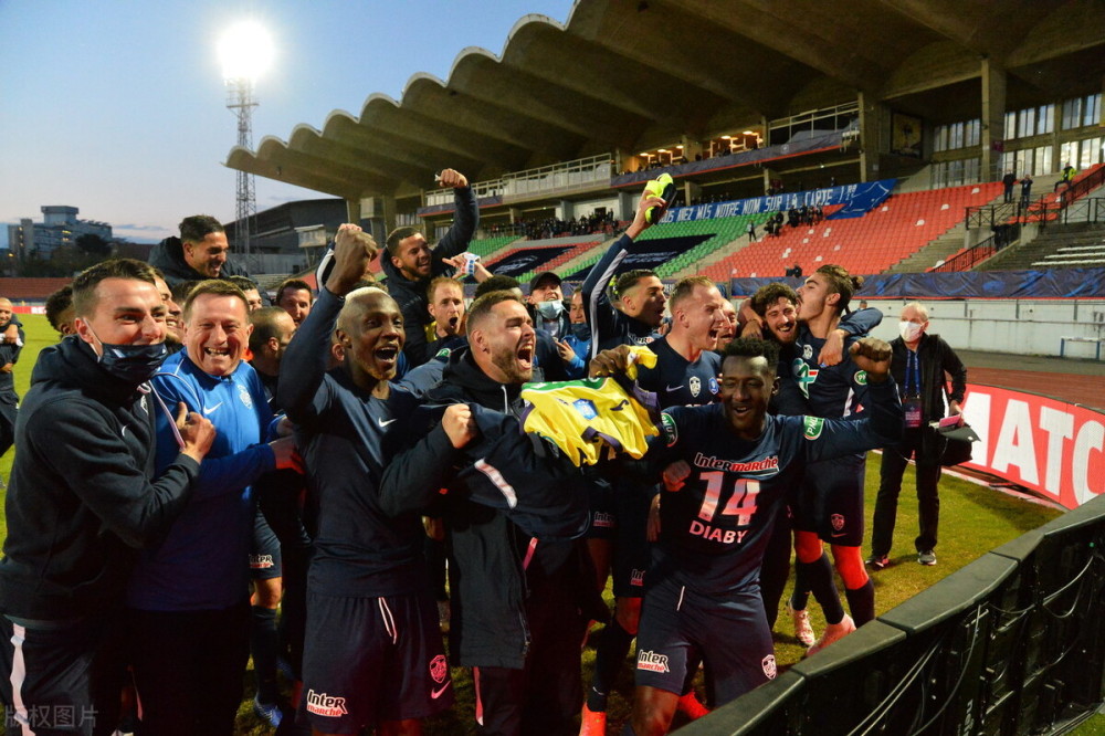 法国杯关键时刻走向成谜;皇家社会单刀错失;话题不断;团队化学反应显著(大巴黎vs皇家社会) 法国杯关键时刻走向成谜;皇家社会单刀错失;话题不断;团队化学反应显著(大巴黎vs皇家社会)