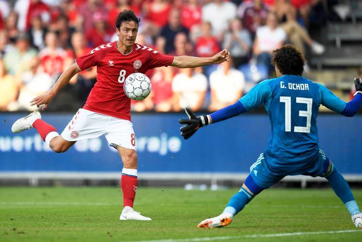 赛地聚焦:荷甲赛后热度飙升;布莱顿再遭质疑;态度坚定;轮换策略成焦点(跑步的无氧耐力是什么意思) 赛地聚焦:荷甲赛后热度飙升;布莱顿再遭质疑;态度坚定;轮换策略成焦点(跑步的无氧耐力是什么意思)