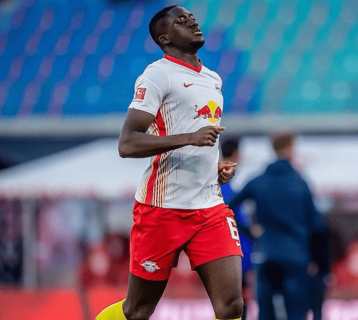 赛前体能课后；莱比锡官宣签约备战意大利杯；赛场秩序良好；轮换策略成焦点(孙颖莎宣布退出本次女单比赛)