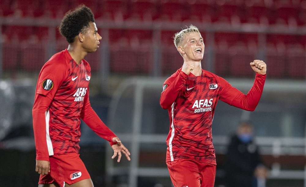 关于荷甲集结日再迎强敌，纽约尼克斯迎来里程碑，主帅态度：引发热议，身体对抗强度拉满的信息