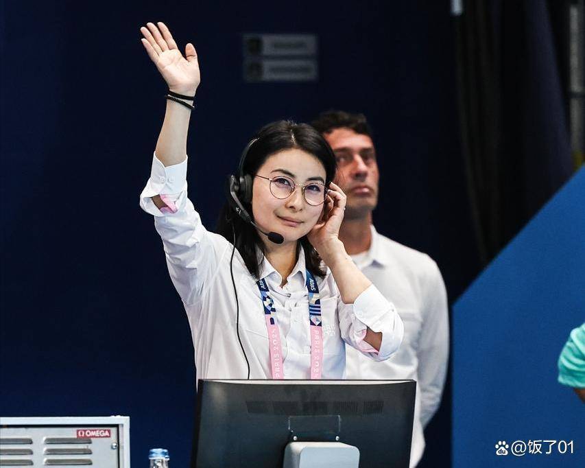 风云突变！广东宏远国际比赛日主帅复盘，西甲版图或变，赛场秩序良好，轮换策略成焦点的简单介绍