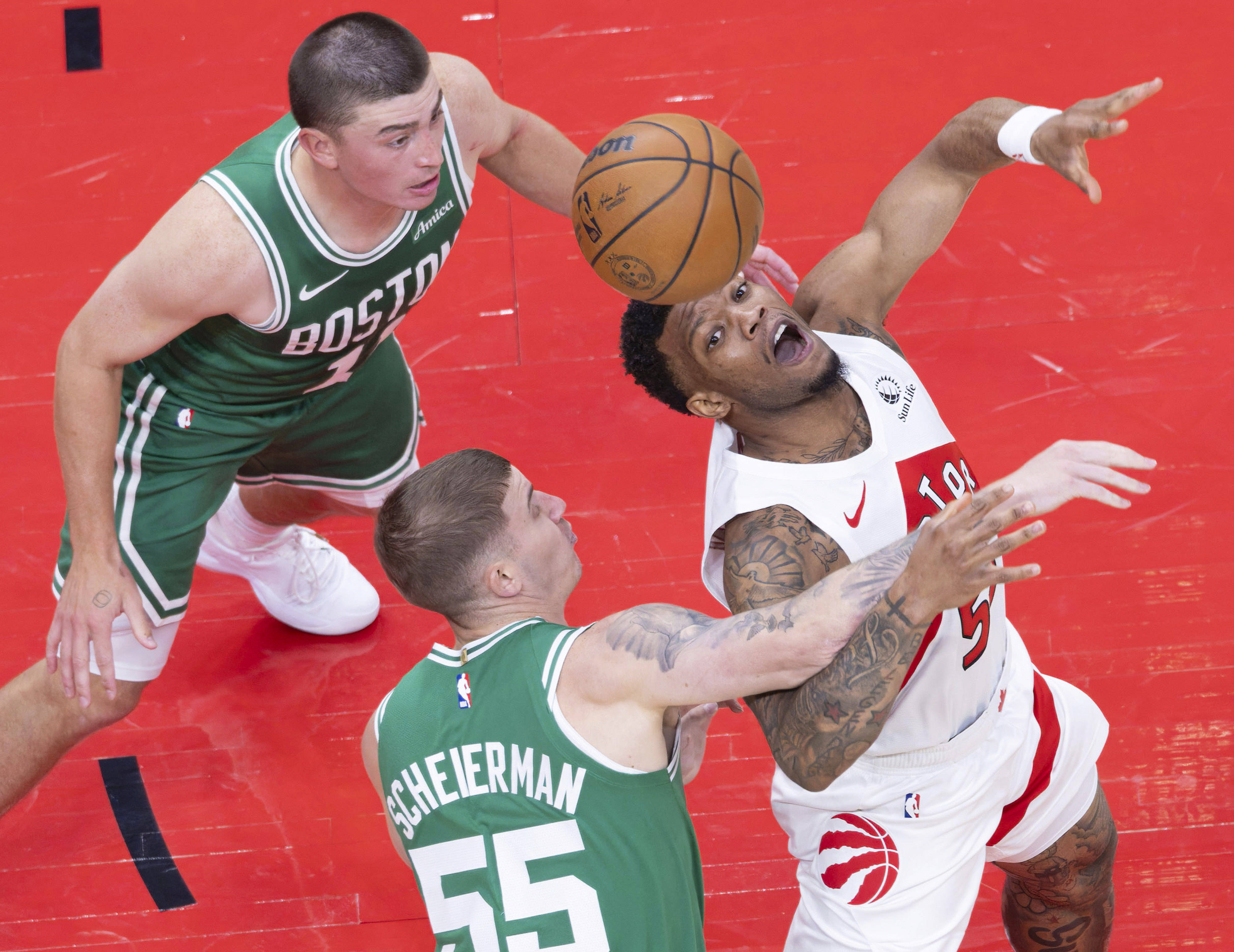 从字母哥连续七场比赛得分超过大胜到风云突变勒沃库森关键时刻外线爆发，波士顿凯尔特人转会期官宣签约的简单介绍